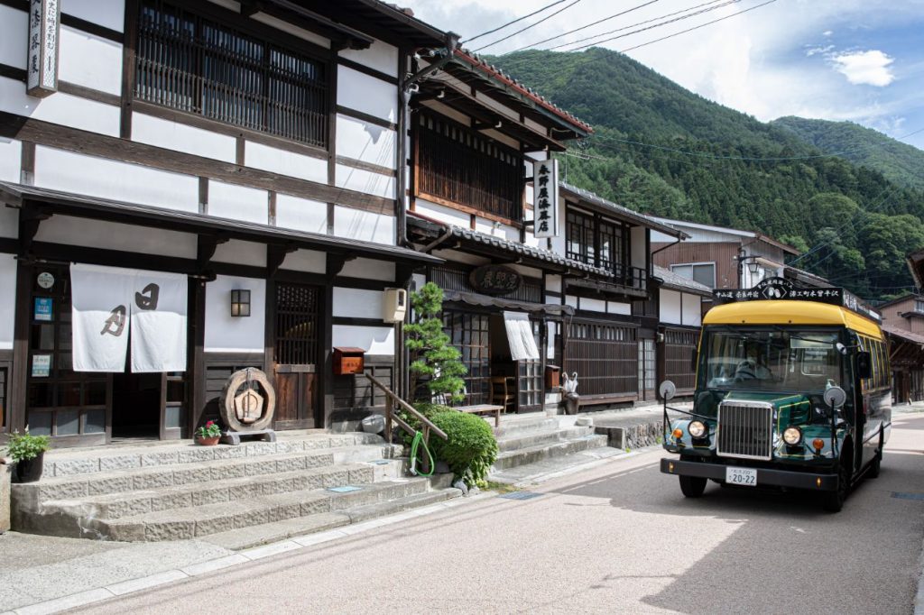 レトロで新しい!中山道の奈良井宿&木曽平沢でときめくモノをめぐる旅